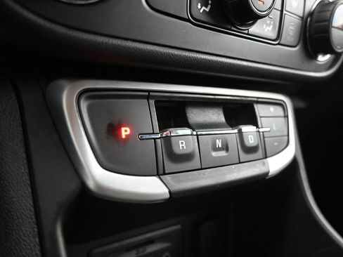 Used 2024 GMC Terrain SLT AWD/4WD image 22