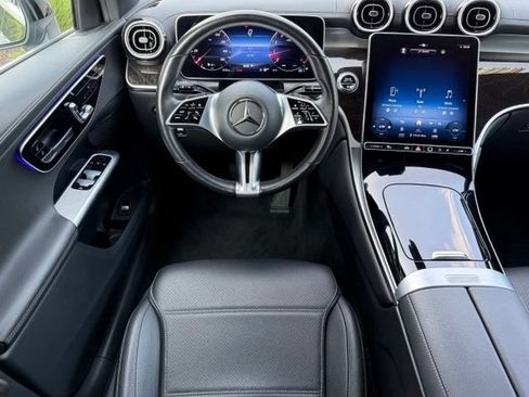 Used 2023 Mercedes-Benz GLC 300 4MATIC image 12