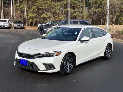 Used 2024 Honda Civic LX image 5