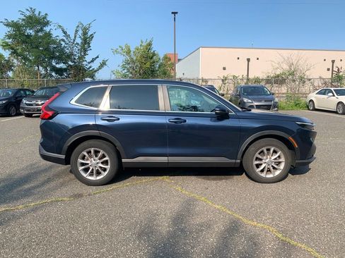 Used 2024 Honda CR-V EX image 2
