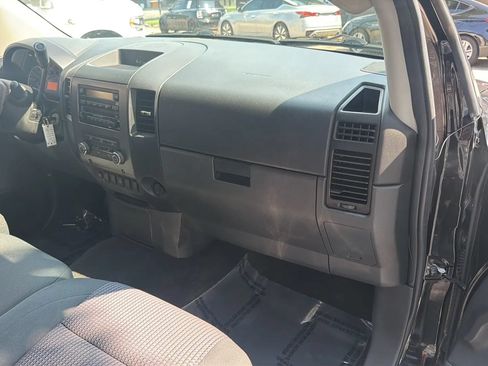 Used 2009 Nissan Titan SE RWD image 25