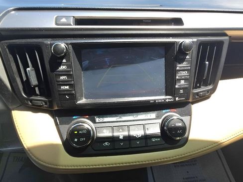 Used 2016 Toyota RAV4 XLE AWD/4WD image 15