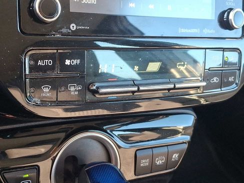 Used 2020 Toyota Prius Prime LE image 14