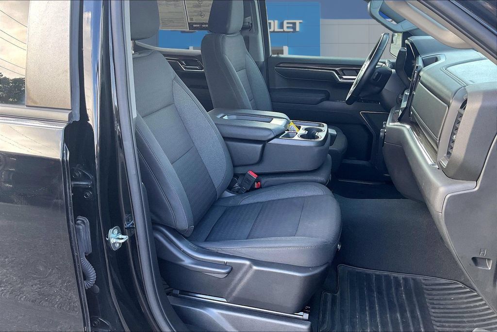 Used 2023 Chevrolet Silverado 1500 LT AWD/4WD image 29
