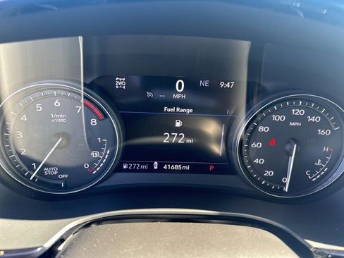 Certified 2022 Cadillac XT5 Sportv w/ LPO, ONYX Package image 9