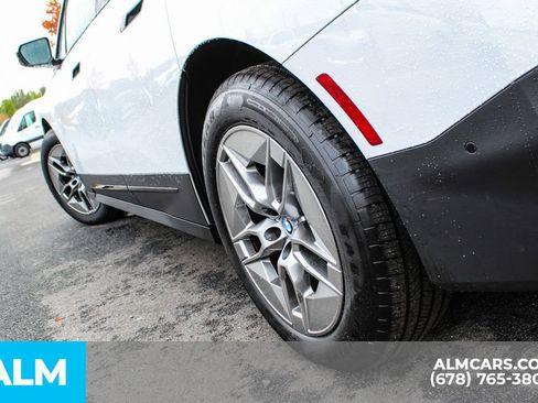 Used 2023 BMW iX xDrive50 image 15