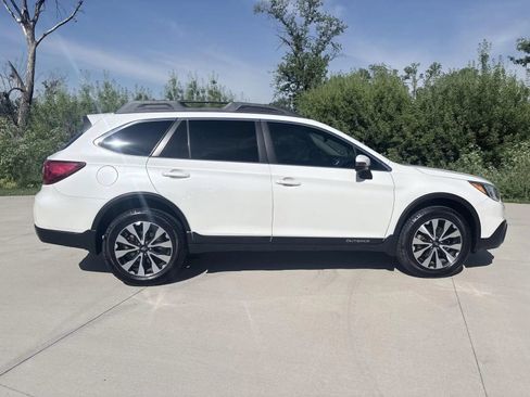 Used 2017 Subaru Outback 2.5i Limited AWD/4WD image 7