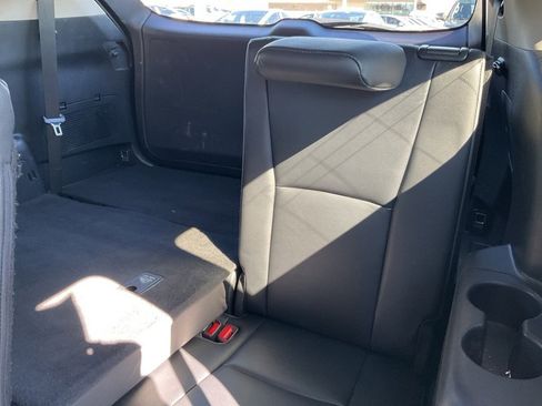 Used 2023 Toyota Highlander XLE image 17