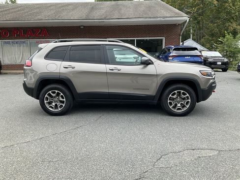 Used 2021 Jeep Cherokee Trailhawk w/ Premium Leather Package AWD/4WD image 4