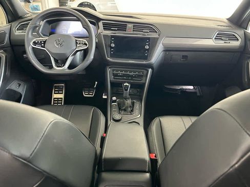 Used 2024 Volkswagen Tiguan SE R-Line image 19