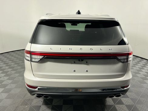 Used 2025 Lincoln Aviator Reserve w/ Luxury Package RWD image 4