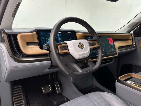 Used 2026 Rivian R1T Premium Quad AWD/4WD image 10