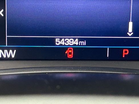 Used 2022 GMC Acadia SLE w/ Driver Convenience Package image 32