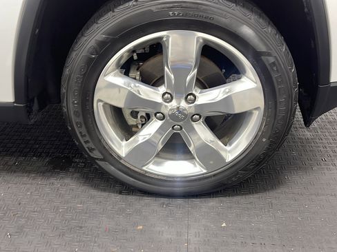 Used 2013 Jeep Grand Cherokee Overland Summit AWD/4WD image 24