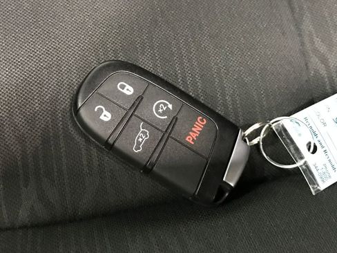 Used 2025 Dodge Durango GT image 28