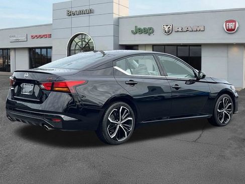 Used 2024 Nissan Altima 2.5 SR FWD image 7