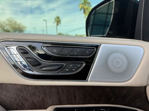 Used 2020 Lincoln Navigator Reserve w/ Luxury Package AWD/4WD image 39