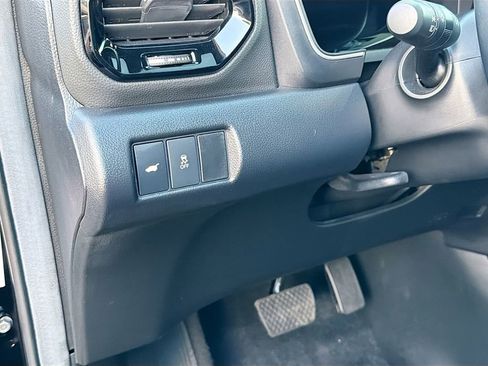 Used 2025 Honda Pilot Touring image 10