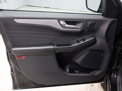 Used 2023 Ford Escape Platinum image 12