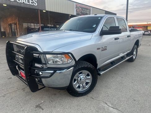 Used 2017 RAM 2500 Tradesman w/ Chrome Appearance Group image 2