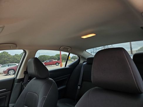 Used 2024 Nissan Altima 2.5 SV FWD image 19