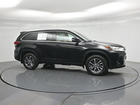 Used 2018 Toyota Highlander XLE AWD/4WD image 27