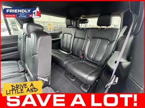 Used 2023 Jeep Wagoneer Series II AWD/4WD image 16