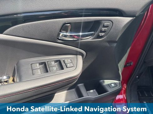 Used 2025 Honda Ridgeline Black Edition image 9