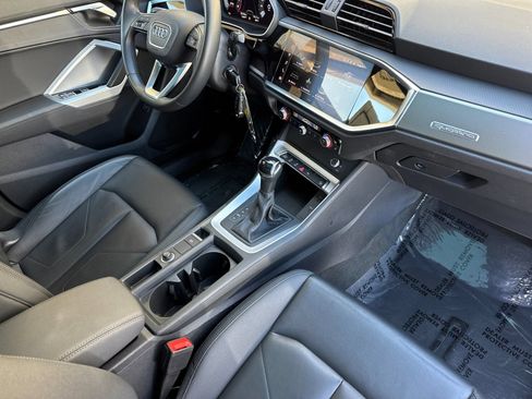Certified 2025 Audi Q3 2.0T Premium AWD/4WD image 13