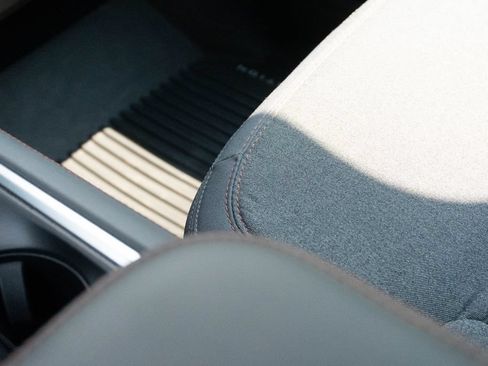 Used 2025 Ford Expedition Active RWD image 35