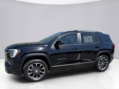 Used 2025 GMC Terrain Elevation w/ Elevation Premium Package AWD/4WD image 6