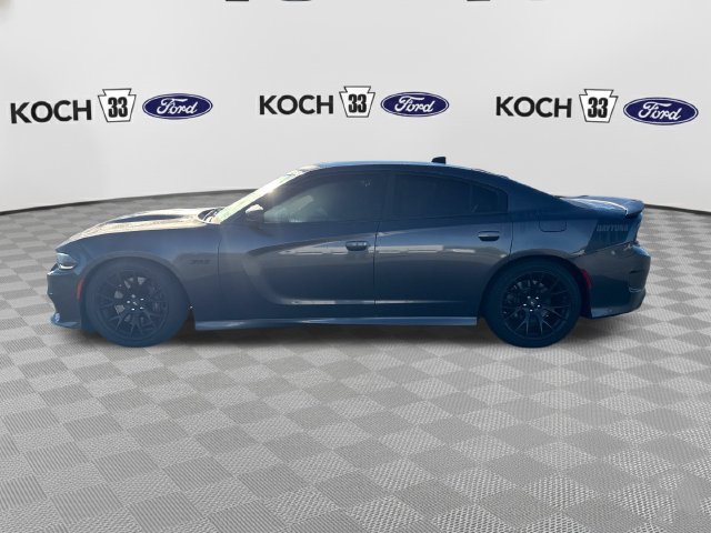 Used 2017 Dodge Charger R/T RWD image 4