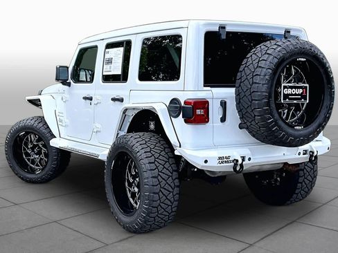 Used 2022 Jeep Wrangler Unlimited Sahara w/ LED Lighting Group AWD/4WD image 12