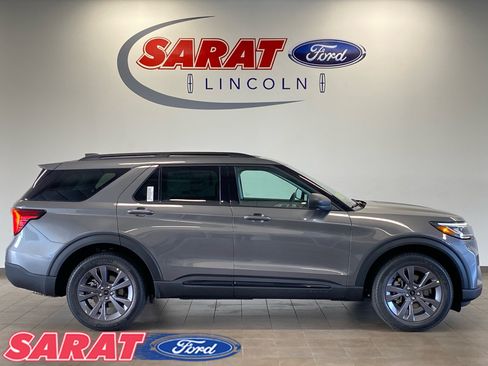 New 2026 Ford Explorer Active w/ Active Comfort Package AWD/4WD image 1