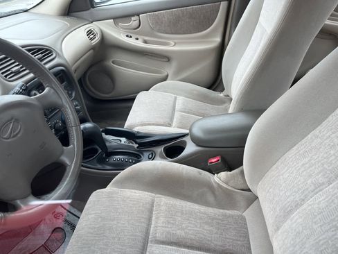 Used 2004 Oldsmobile Alero GL image 24