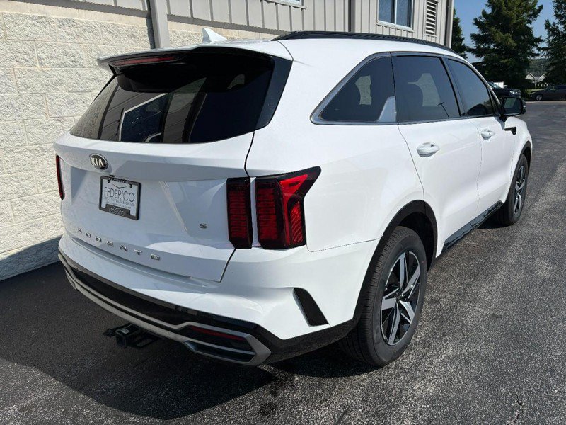 Used 2021 Kia Sorento S FWD image 3