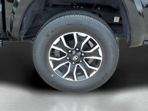 Used 2023 Toyota Tacoma TRD Sport w/ TRD Premium Sport Package AWD/4WD image 3