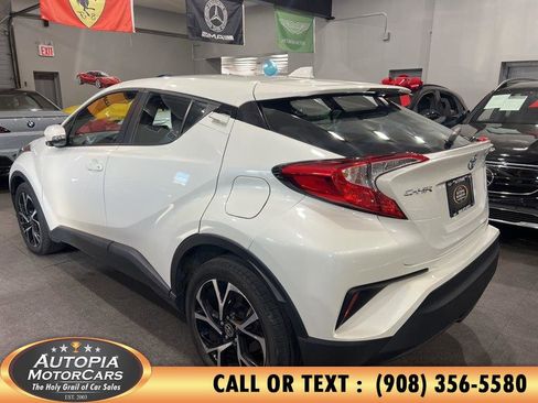 Used 2021 Toyota C-HR XLE image 4