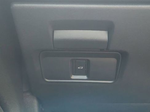 Certified 2025 Land Rover Range Rover Evoque Dynamic SE image 22