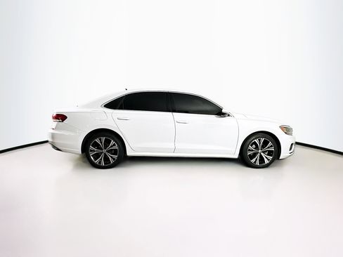 Used 2021 Volkswagen Passat 2.0T SE image 10