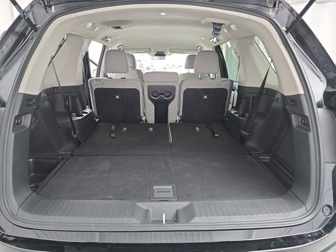 Used 2023 Honda Pilot LX image 13