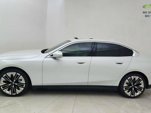 Used 2026 BMW 540i xDrive AWD/4WD image 3