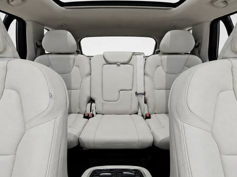 Certified 2023 Volvo XC90 T8 Plus w/ Protection Package AWD/4WD image 16