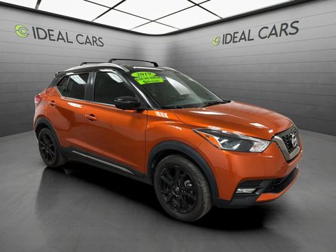 Used 2019 Nissan Kicks SR w/ Exterior Package FWD image 3