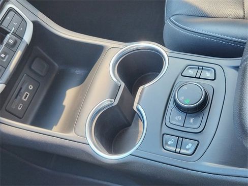 Used 2023 GMC Terrain SLT image 21