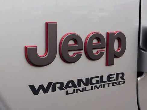 Used 2022 Jeep Wrangler Unlimited Rubicon w/ LED Lighting Group AWD/4WD image 12