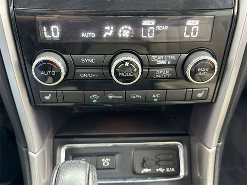 Used 2022 Subaru Ascent Premium w/ Convenience Package image 27