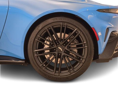 Used 2025 Aston Martin V8 Vantage Coupe image 15