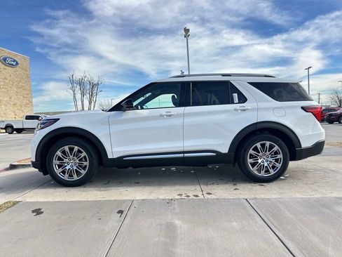 New 2026 Ford Explorer Platinum image 21