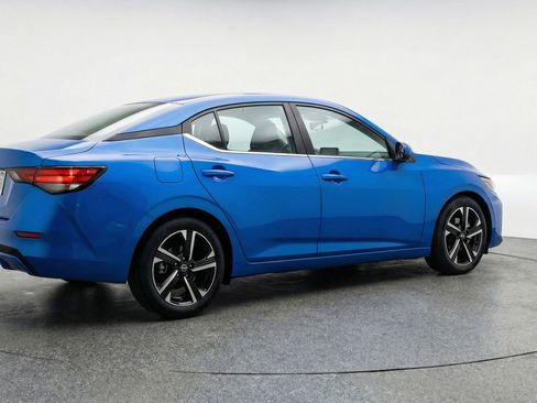 Used 2025 Nissan Sentra SV FWD image 7
